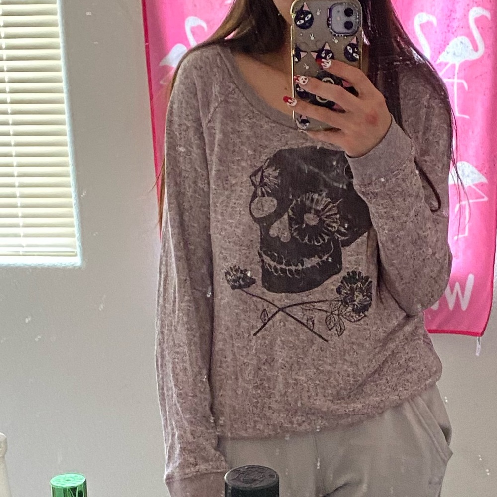 Volcom juniors sweater